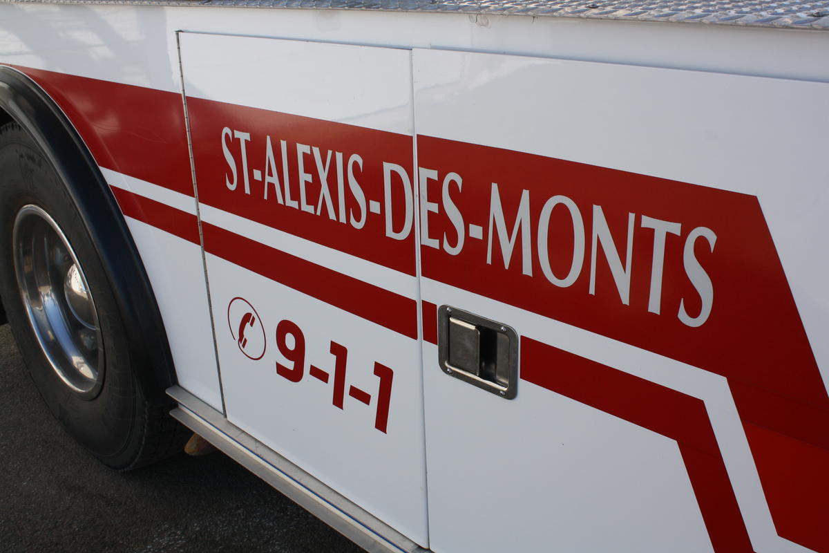 Saint-Alexis: un garage double complètement détruit