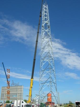 Vidéotron érige une tour de 250 pieds sur les terrains de Machineries Thériault