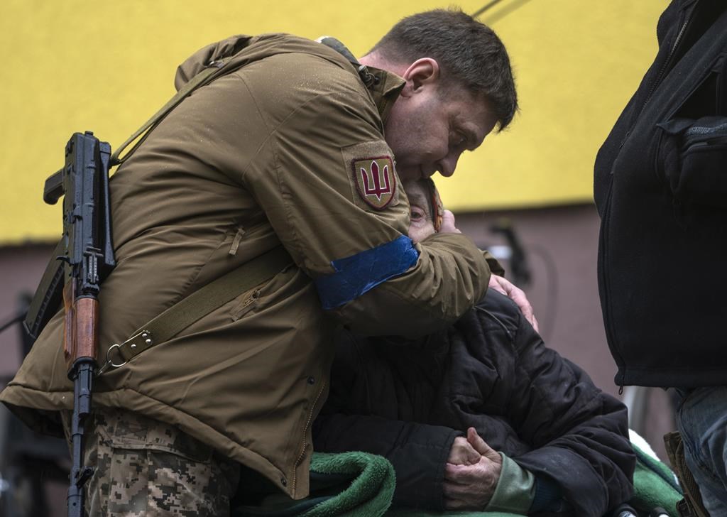 Les négociations se poursuivent entre Kyiv et Moscou; les bombardements continuent