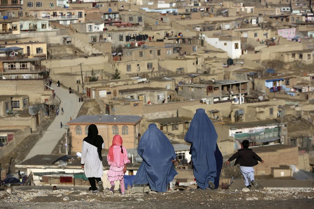 Afghanistan: les talibans ordonnnent aux femmes de porter la burqa en public