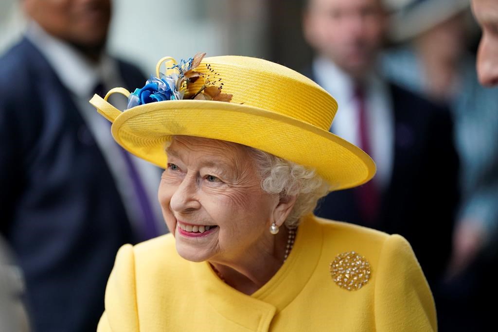 La reine Élisabeth visite une ligne de métro nommée en son honneur à Londres