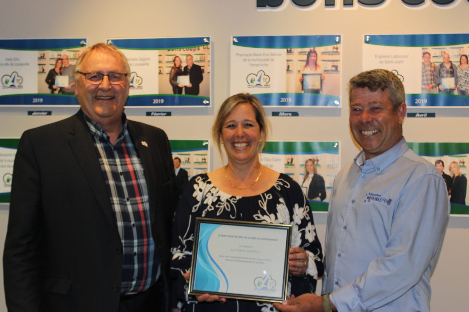 Le Bon coup de mai remis à Autobus DenPell Inc. de Yamachiche L’Écho