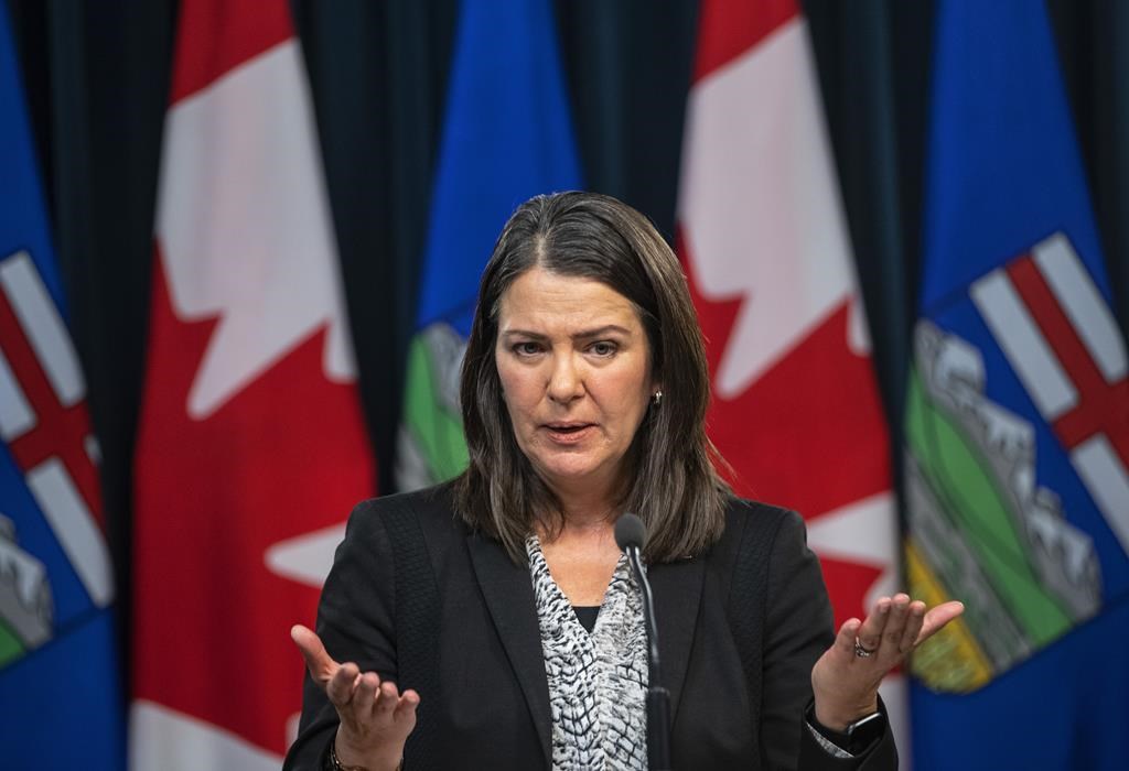 La première ministre de l’Alberta, Danielle Smith, remporte l’élection