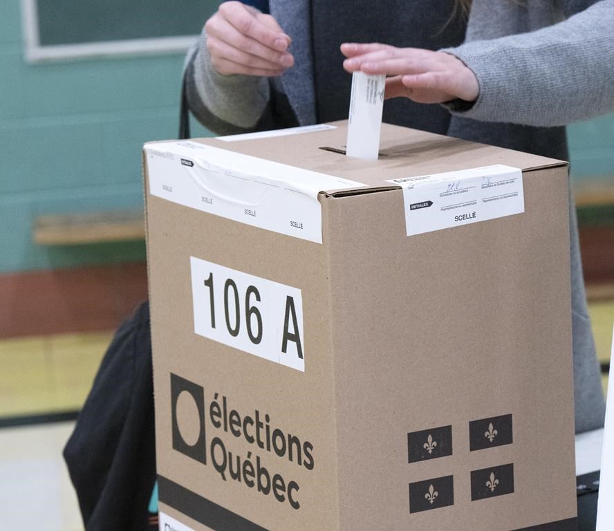 Les quatre principaux candidats achèvent leur campagne avant l'élection